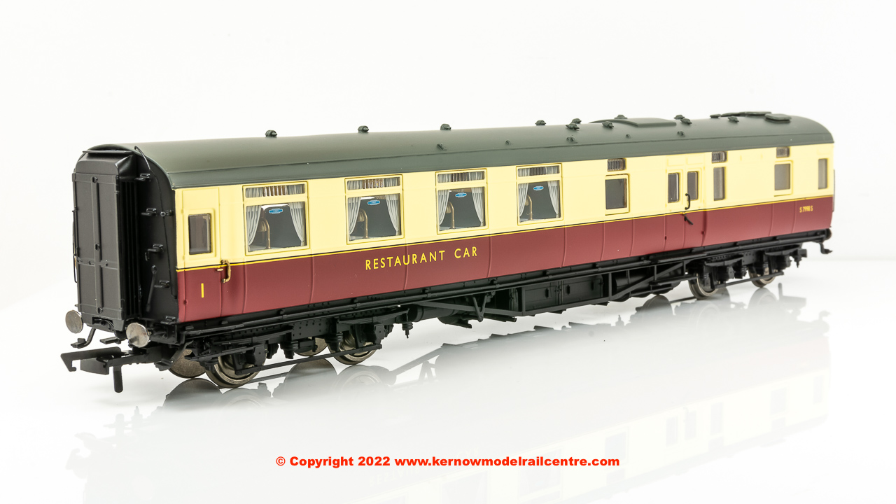 R40029 Hornby Maunsell Kitchen Dining 1st Coach number S7998S in BR Crimson and Cream livery - Era 4